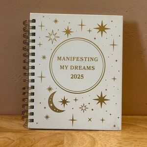 MANIFESTING MY DREAMS 12 MONTH PLANNER MADE BY ECCOLO. SPIRAL BOUND NWTS.